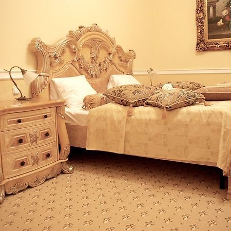 Zamek Kamenny Dvur Hotel Mostov ภายนอก รูปภาพ