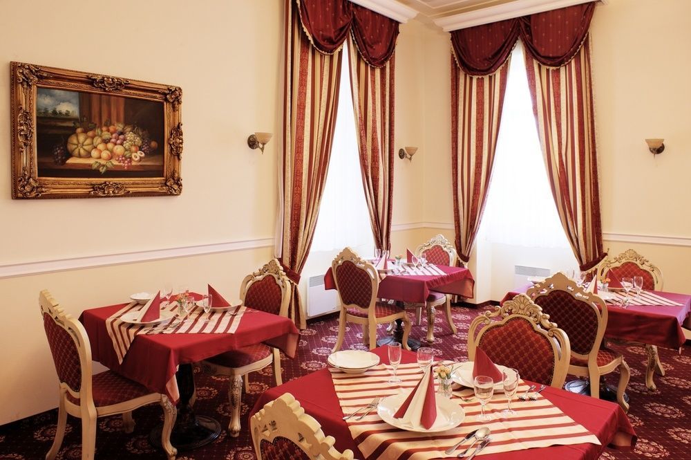 Zamek Kamenny Dvur Hotel Mostov ภายนอก รูปภาพ
