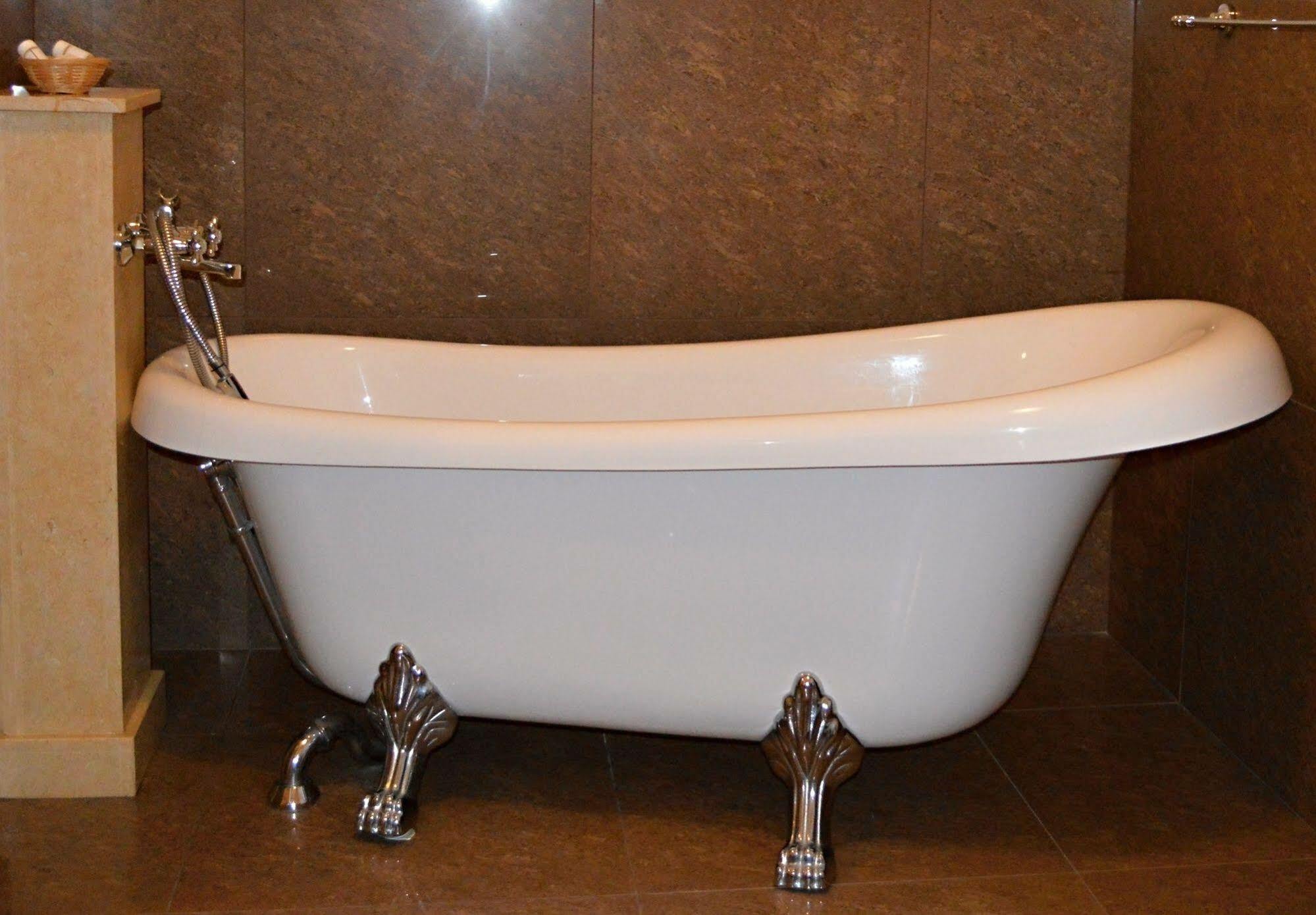 Zamek Kamenny Dvur Hotel Mostov ภายนอก รูปภาพ